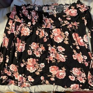 Heart & Hips large long sleeve shirt